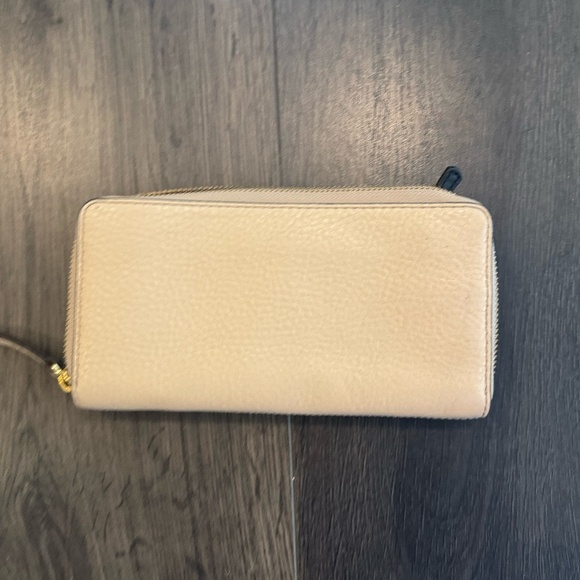 Marc Jacobs Cream Wallet - Picture 2 of 3